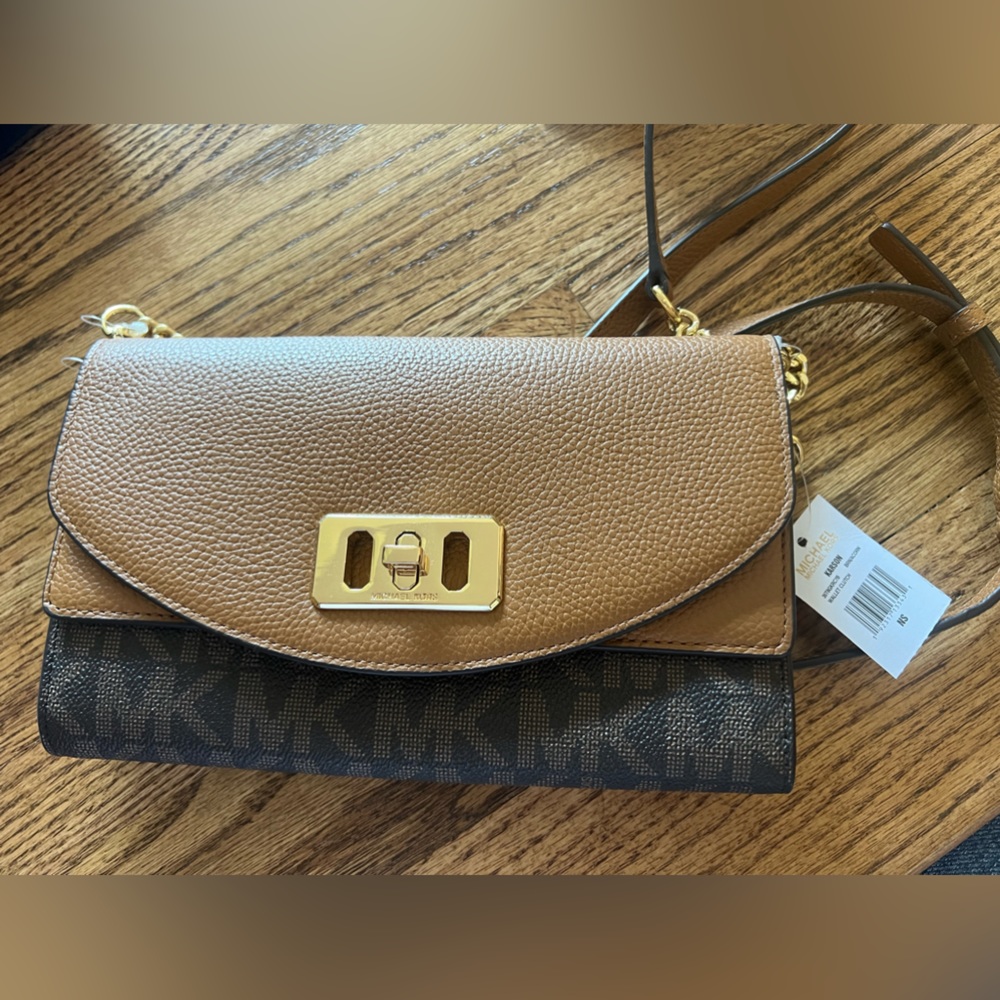 Michael Kors WOC crossbody